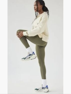 All Access Center Stage Lichen Green Leggings Size Small